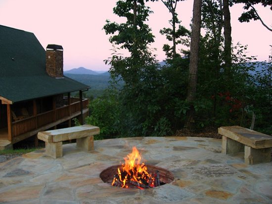 The firepit and awesome views at Five Seasons cabin.